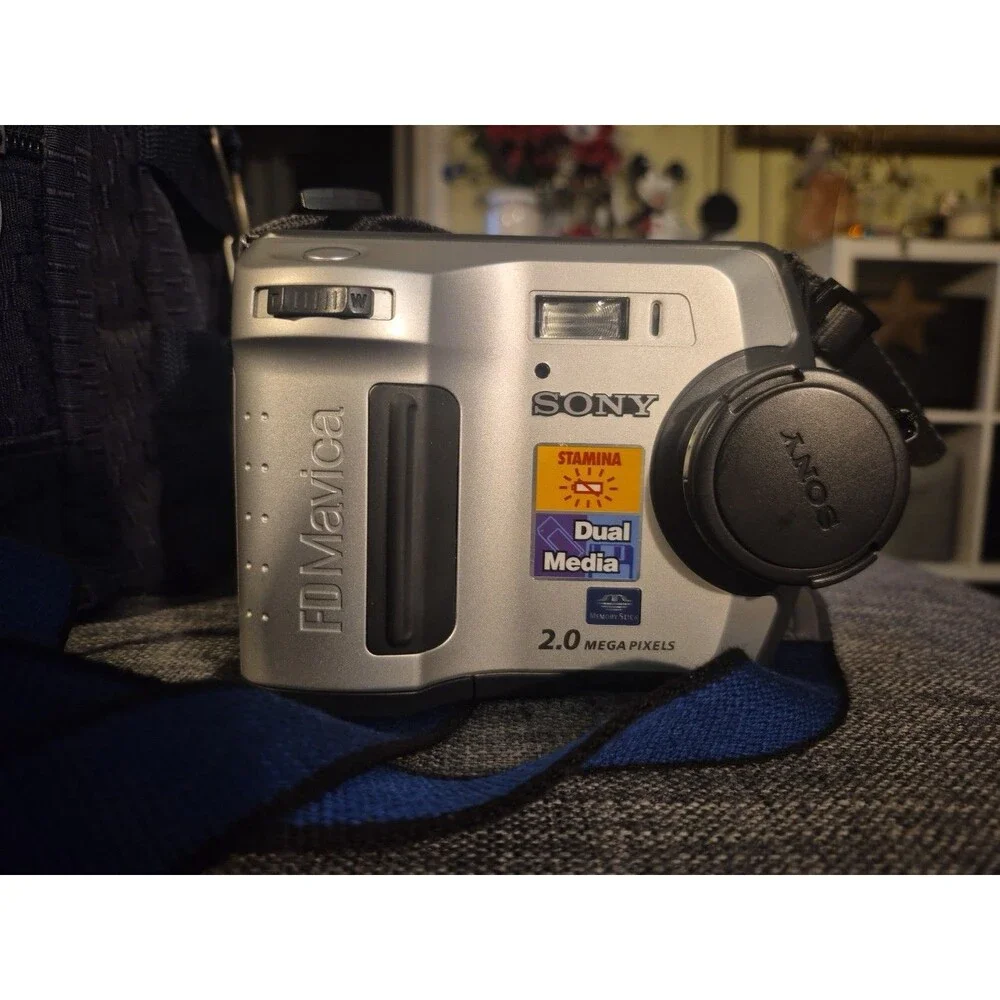 RARE VINTAGE Sony Mavica MVC FD200 2.0MP Vintage Digital Camera Dual Media +CASE